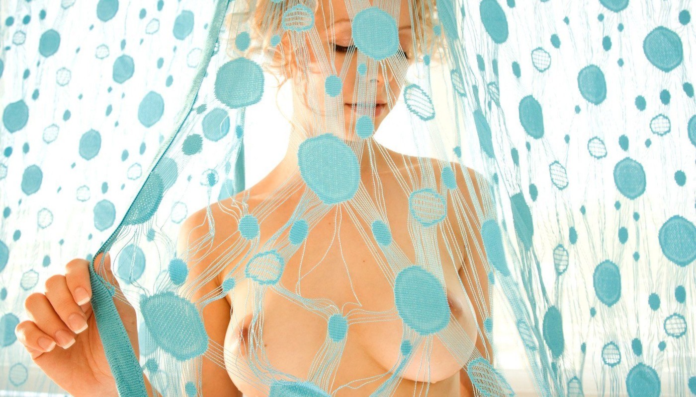 Smokeshow Wife Tammy Jean Has a Scrub in the Tub